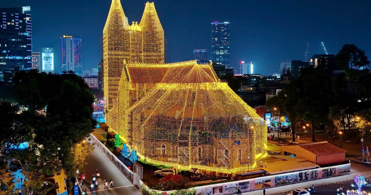 Gi&aacute;ng sinh 2025, TP.HCM c&oacute; thể se lạnh: Thời tiết l&yacute; tưởng đi chơi đ&ecirc;m Noel