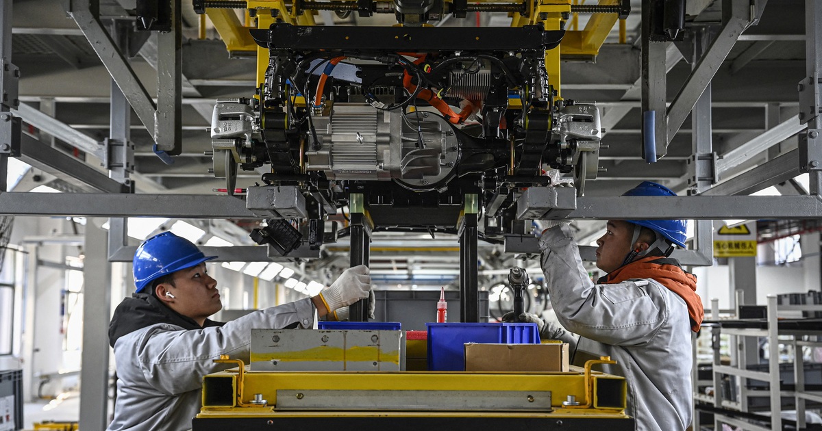 Nh&agrave; m&aacute;y nhỏ Trung Quốc nỗ lực bắt kịp l&agrave;n s&oacute;ng tự động h&oacute;a