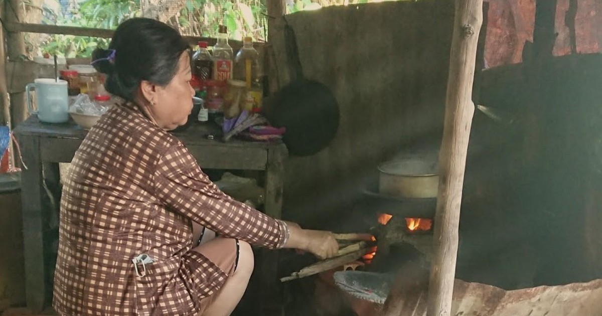 Thanh Ni&ecirc;n v&agrave; t&ocirc;i: Những lần c&ugrave;ng cha đọc B&aacute;o Thanh Ni&ecirc;n