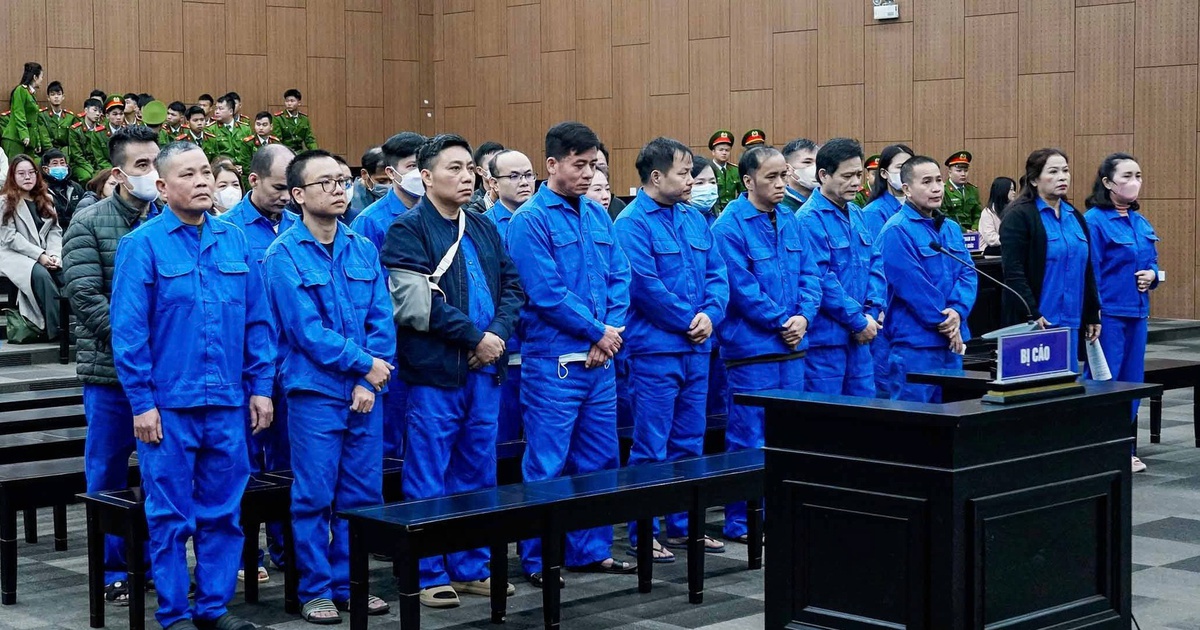 Cựu ch&aacute;nh &aacute;n huyện đưa hối lộ để 'chạy &aacute;n' gi&uacute;p vợ