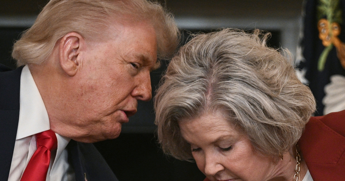 Loạt diễn biến khiến ch&iacute;nh trường Mỹ x&ocirc;n xao