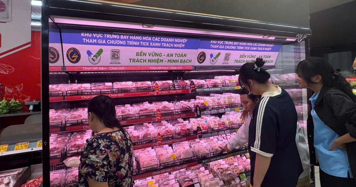 Giá heo hơi hôm nay 17.12.2025: Thẳng tiến về mốc 70.000 đồng/kg 