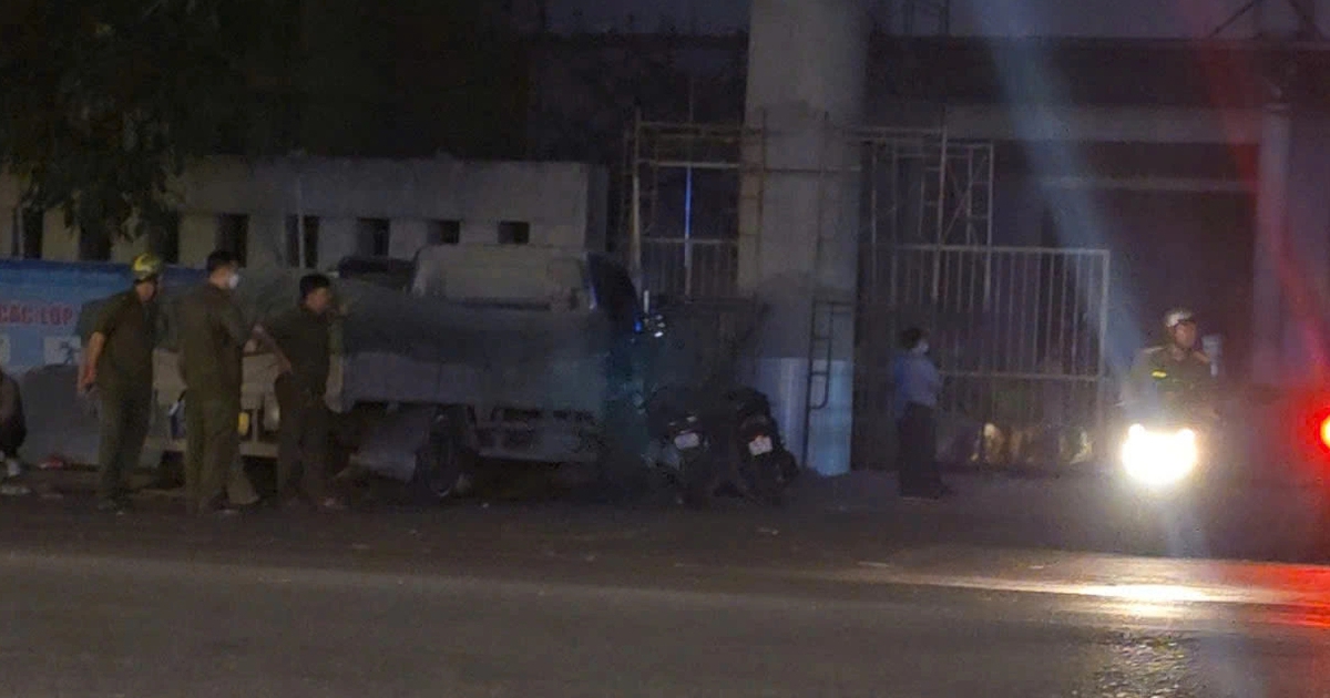 TP.HCM: Sập gi&agrave;n gi&aacute;o, nam c&ocirc;ng nh&acirc;n tử vong ở nh&agrave; thi đấu Ph&uacute; Thọ