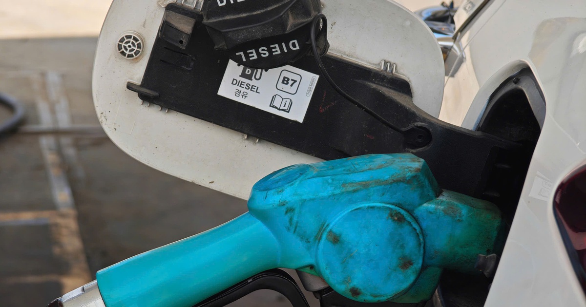 Giá xăng dầu hôm nay 18.12.2025: Trong nước có thể giảm đến 700 đồng/lít?