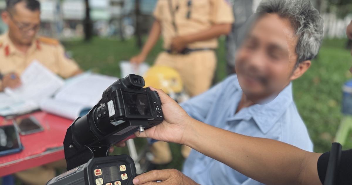 CSGT TP.HCM d&ugrave;ng thiết bị kỹ thuật nghiệp vụ xử l&yacute; vi phạm trong đợt cao điểm