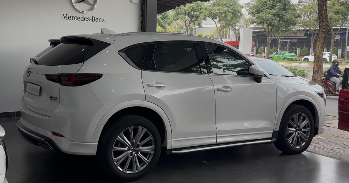 Mua ô tô cũ: Khách hàng sẵn sàng mua giá cao, miễn sao uy tín