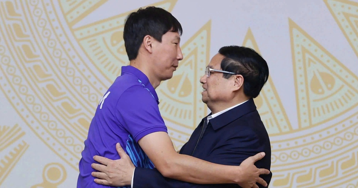 Thủ tướng Phạm Minh Chính chúc mừng U.22 và futsal nữ Việt Nam xuất sắc giành HCV SEA Games 33