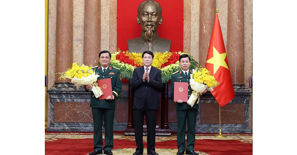 Chủ tịch nước trao quyết định thăng quân hàm th...