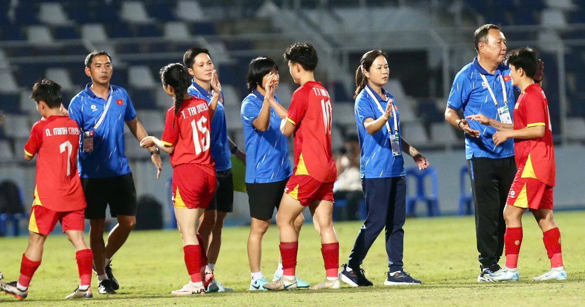 Ai đủ tâm và tầm thay HLV Mai Đức Chung để ngồi ghế nóng đội tuyển nữ Việt Nam?