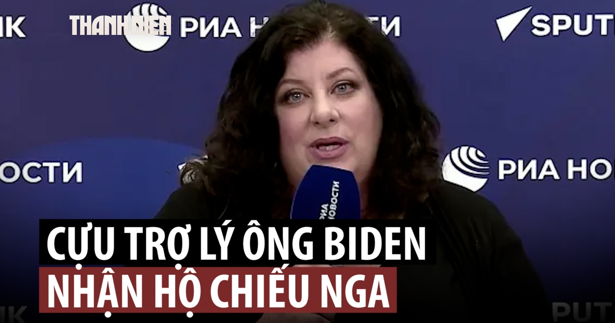 Cựu trợ lý của ông Joe Biden 'vinh dự' nhận hộ chiếu Nga