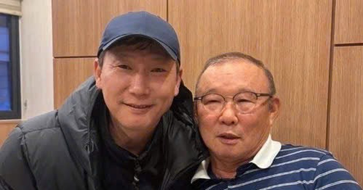 HLV Kim Sang-sik dùng từ 'vĩ đại' để ca ngợi nhân vật đã thành huyền thoại tại Việt Nam