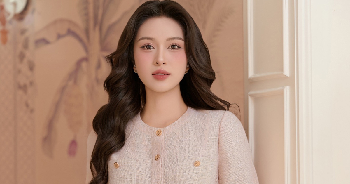 Xóa tan sự nhàm chán nơi công sở với 5 kiểu áo siêu đẹp này