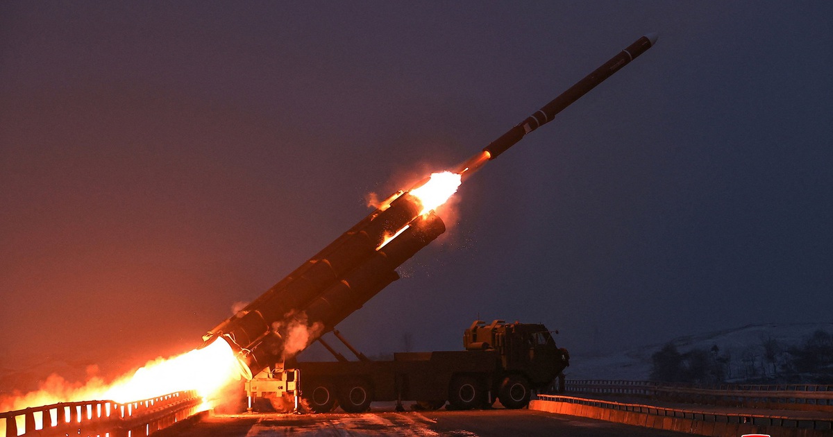 Ông Kim Jong-un thị sát tập trận tên lửa hành trình chiến lược