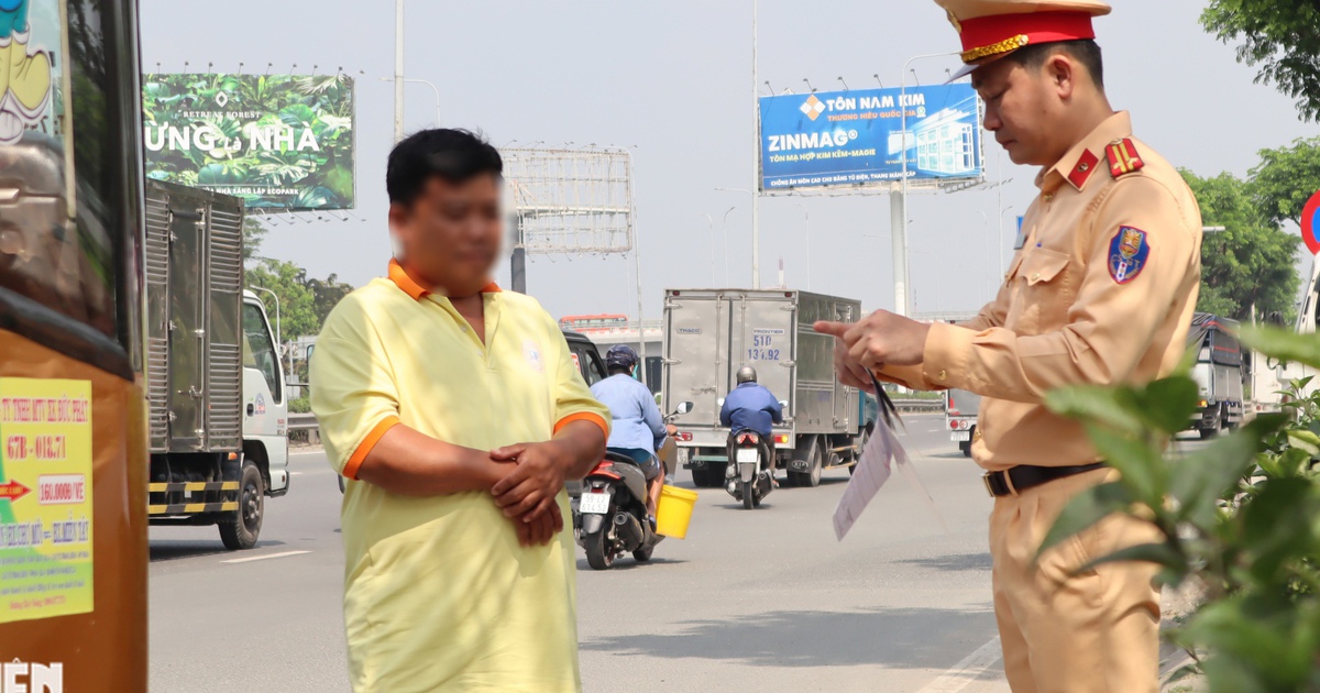 CSGT TP.HCM chỉ ra lỗi phổ biến khiến nhiều tài xế xe khách bị phạt nặng