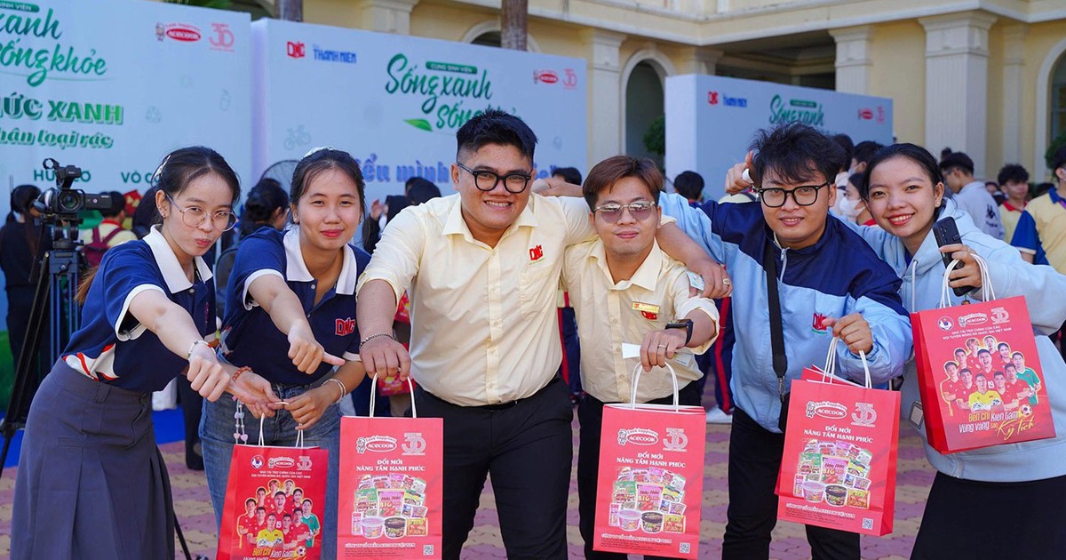 &lsquo;C&ugrave;ng sinh vi&ecirc;n sống xanh sống khỏe&rsquo;: N&acirc;ng cao nhận thức, thay đổi th&oacute;i quen