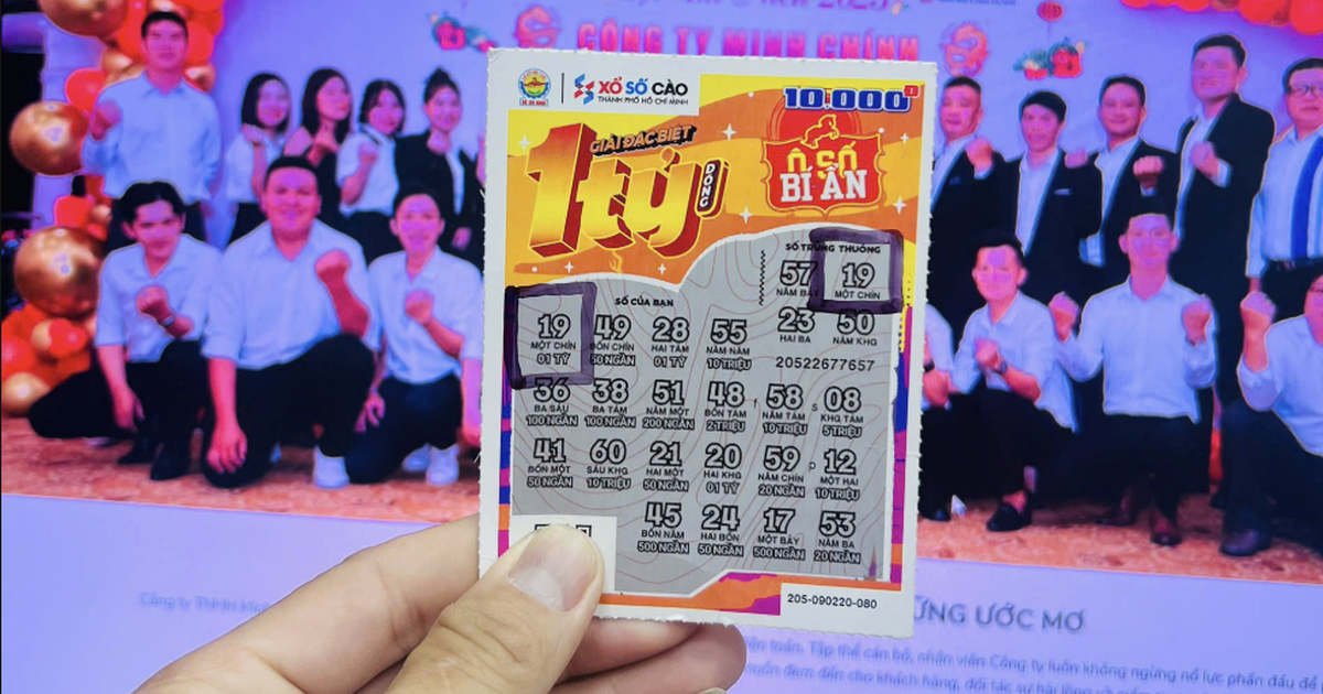 Bất ngờ ngay tại đại l&yacute; TP.HCM: Người đ&agrave;n &ocirc;ng tr&uacute;ng 1 tỉ xổ số c&agrave;o