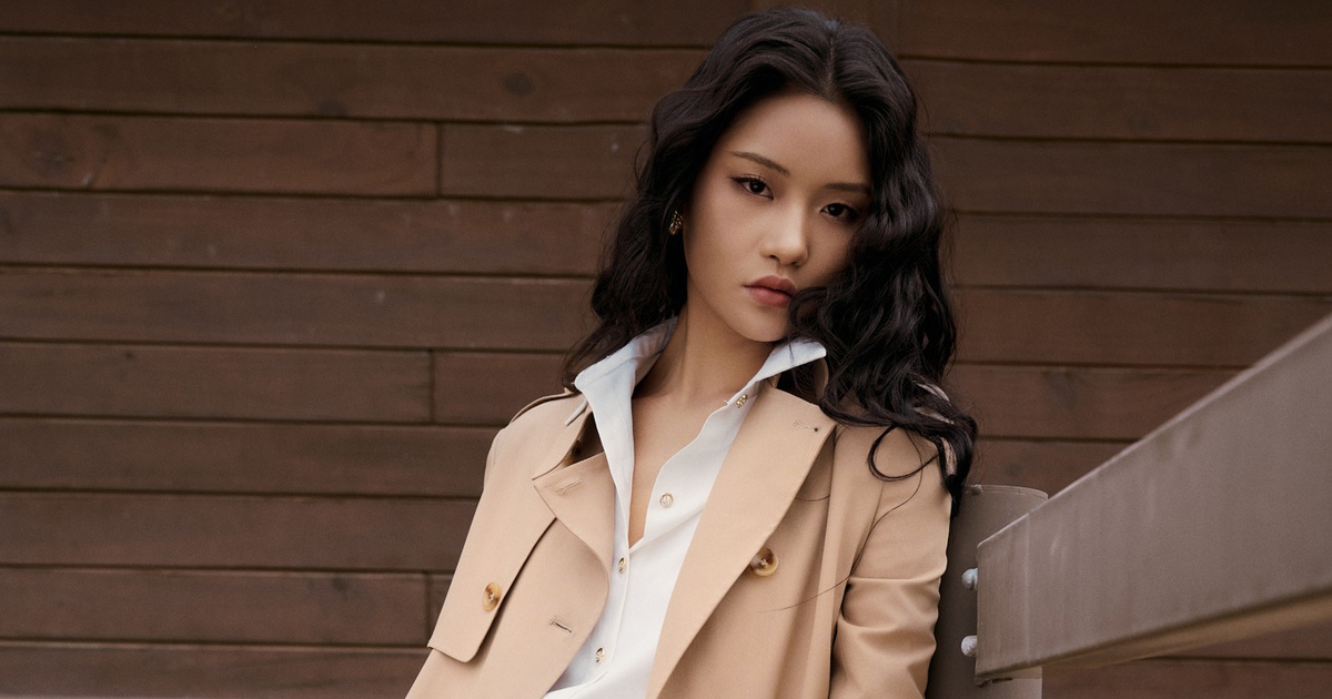 Phối đồ xếp lớp mùa đông chuẩn xu hướng, sang trọng với sơ mi trắng