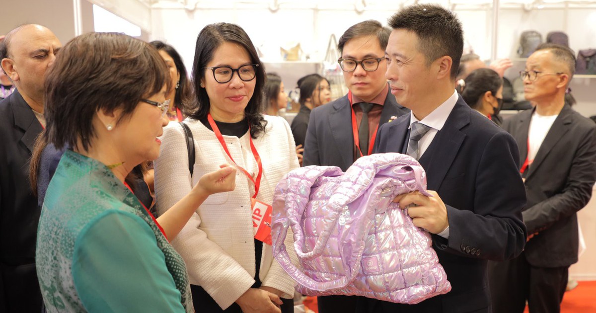 Thời trang Việt tìm đường vào thị trường châu Á