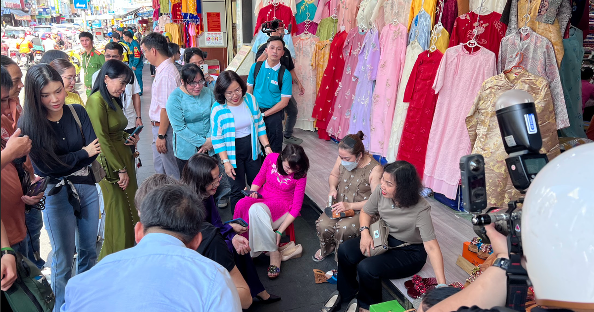 Tour 'Dấu ấn T&acirc;n Định': Kh&aacute;m ph&aacute; di sản, đi một phường thấy cả th&agrave;nh phố