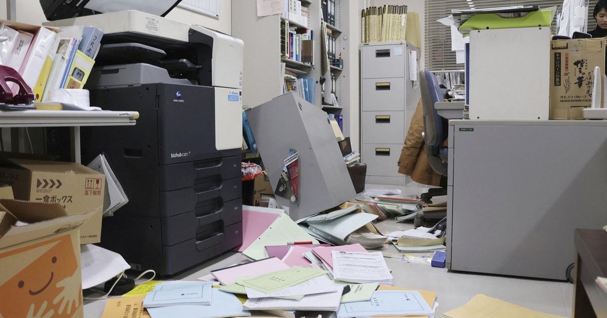 Động đất mạnh tấn c&ocirc;ng trong đ&ecirc;m, Nhật cảnh b&aacute;o s&oacute;ng thần, nguy cơ sắp tới