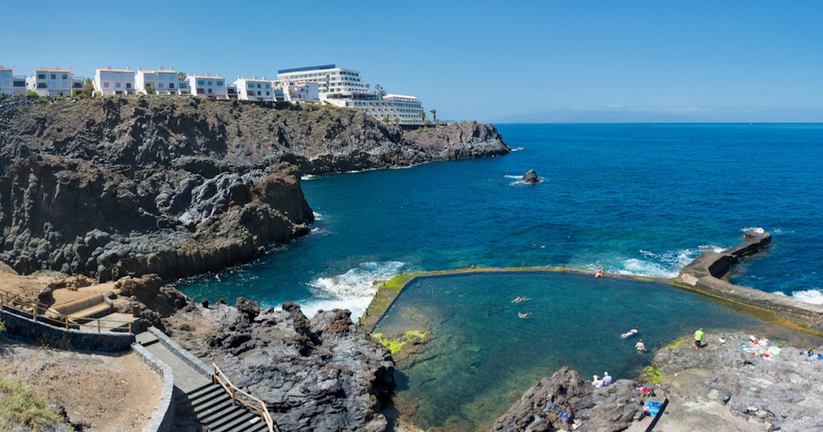 4 người chết do bị sóng cuốn trôi ở hồ bơi tự nhiên Tây Ban Nha