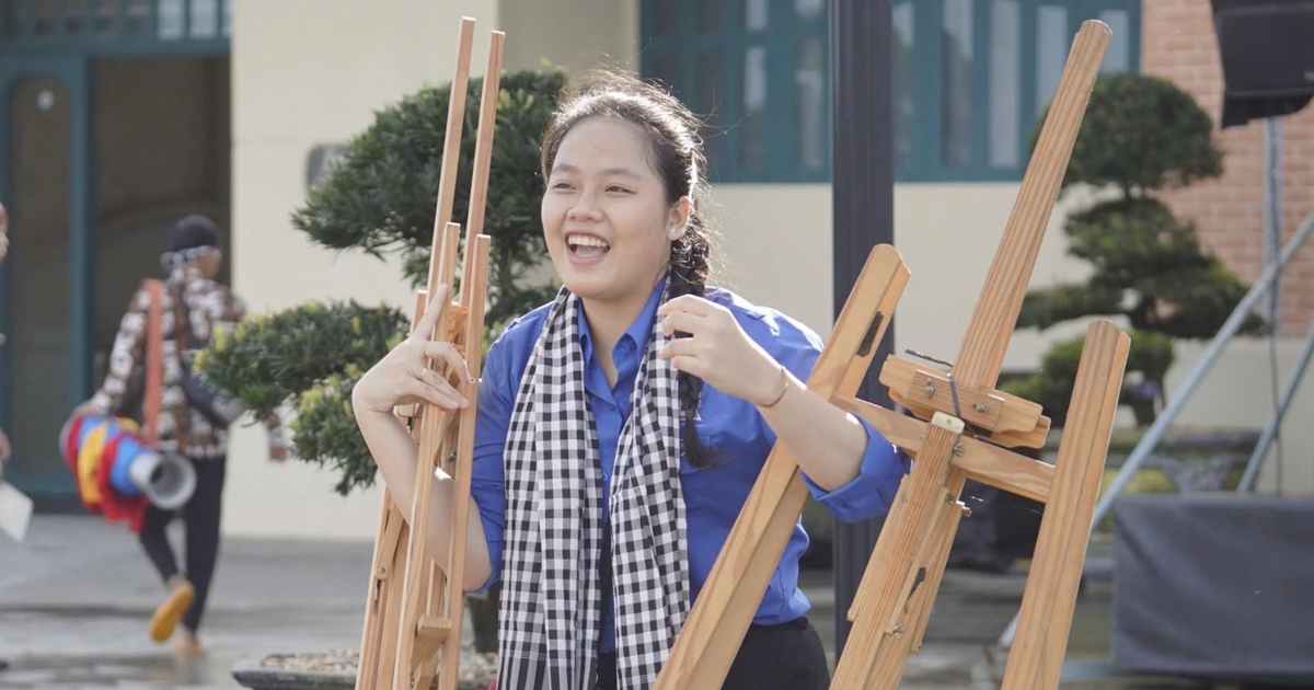 Nữ cử nhân ngành luật từ chối nhiều cơ hội việc làm để nhập ngũ