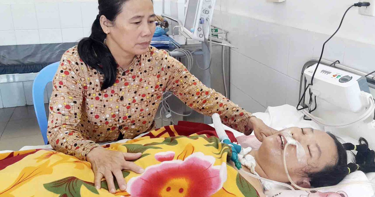 Vợ u não hôn mê, chồng suy thận lọc máu 3 lần/tuần