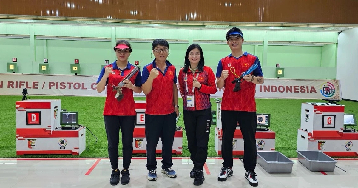 Two talented gunners Trinh Thu Vinh and Pham Quang Huy continue to win the Asian championship