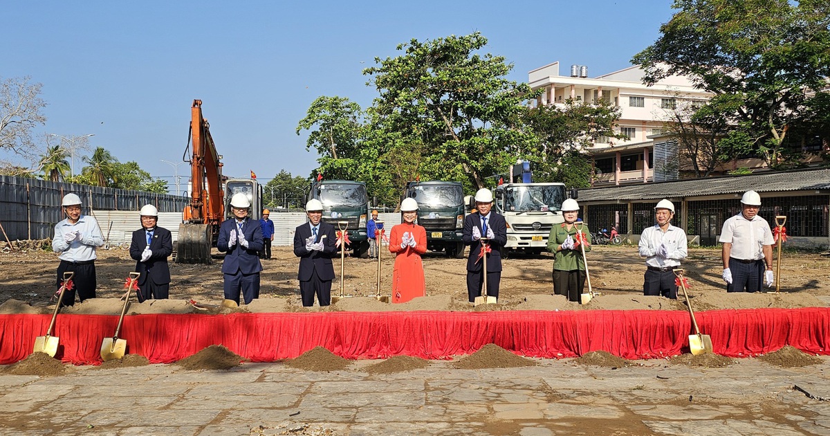 Khởi công xây dựng tòa nhà nghiên cứu khoa học và chuyển giao công nghệ