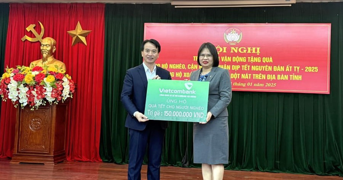 Công đoàn Vietcombank Hải Dương tặng quà Tết cho người nghèo, người có hoàn cảnh khó khăn