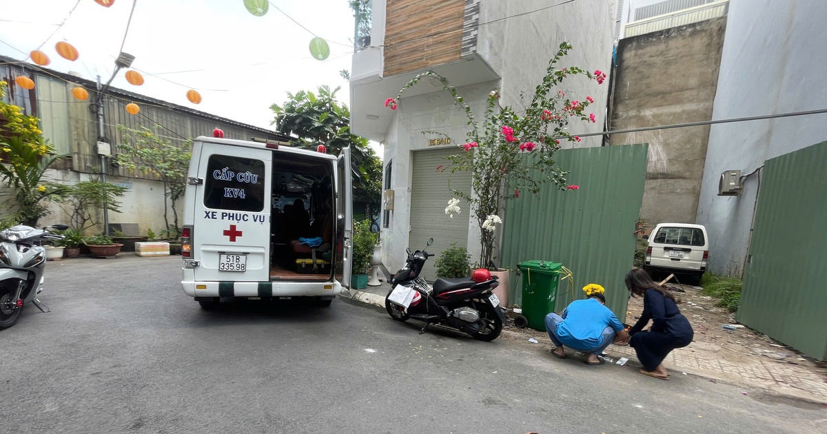 Đã xác định được người bỏ trẻ sơ sinh ở bãi đất trống để xe