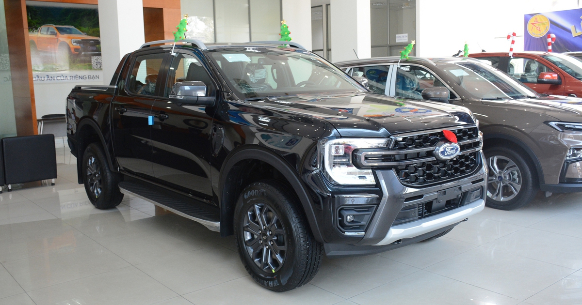 10 ô tô động cơ xăng, dầu bán chạy nhất Việt Nam tháng 2.2025