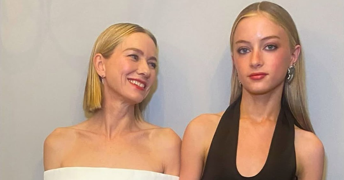 Con gái Naomi Watts gây chú ý vì nhan sắc quá xinh đẹp