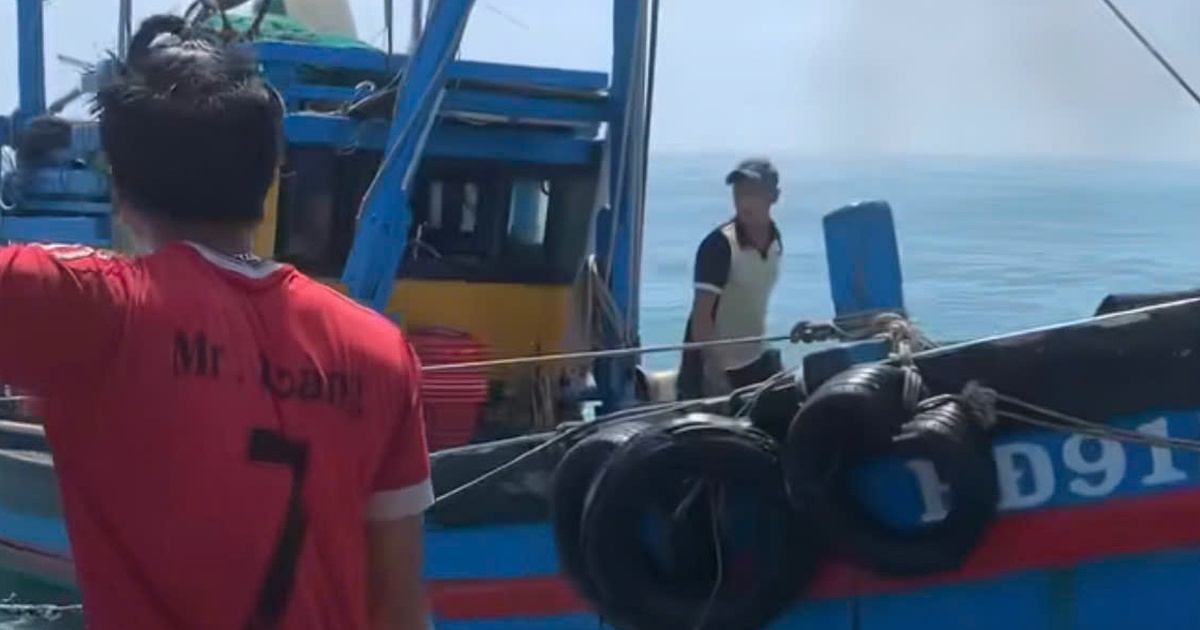 Tàu giã cào bao vây, tông tàu cá trên vùng biển Bình Định