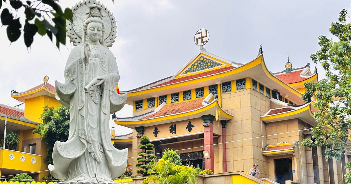 Ngày vía Bồ Tát Quán Thế Âm: 'Biết lắng nghe cho đời bớt khổ, mỉm cười với khen chê'