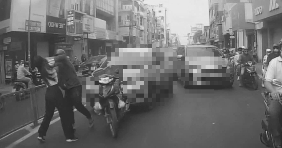 TP.HCM: Nữ tài xế ô tô đánh nhau với người đàn ông ở trung tâm Q.3