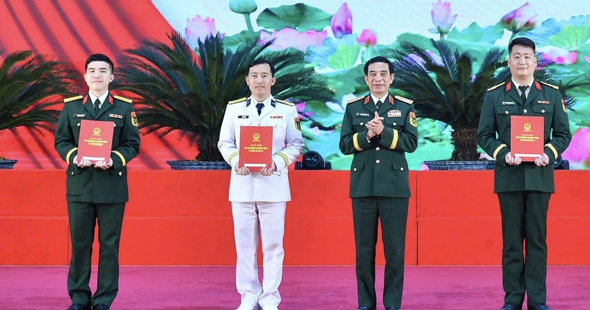 Thăng quân hàm trước hạn cho sĩ quan trẻ tiêu biểu toàn quân