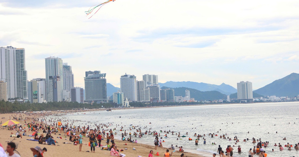 Cấm thả diều, đá bóng, ăn nhậu... ở công viên bờ biển Nha Trang