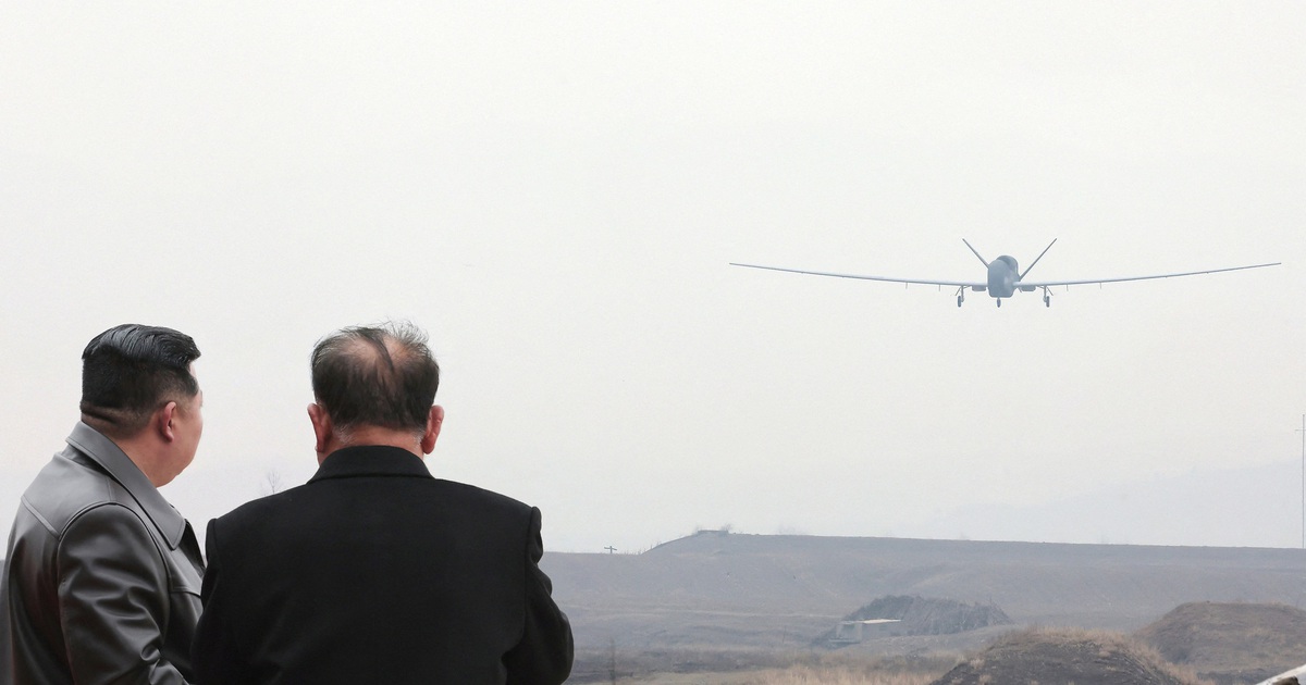 Ông Kim Jong-un thị sát thử nghiệm UAV cảm tử công nghệ AI