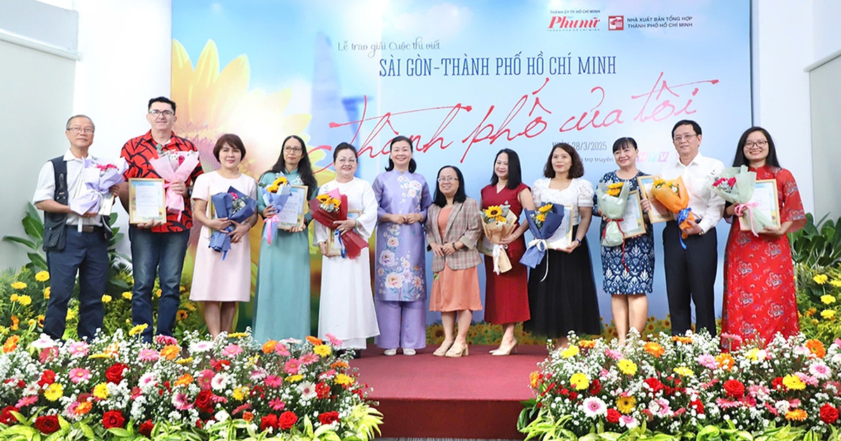 Báo 'Phụ Nữ TP.HCM' trao giải cuộc thi viết 'Thành phố của tôi'