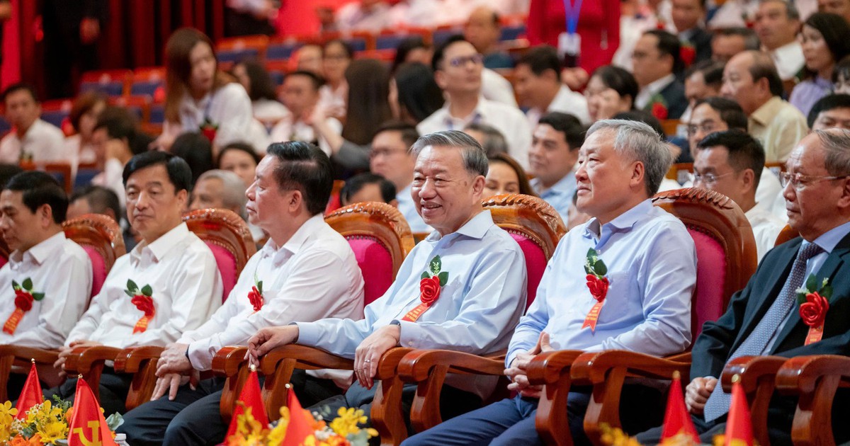 Đà Nẵng: Chương trình nghệ thuật 'Đảng trong mùa xuân đại thắng' thổi bùng lòng yêu nước