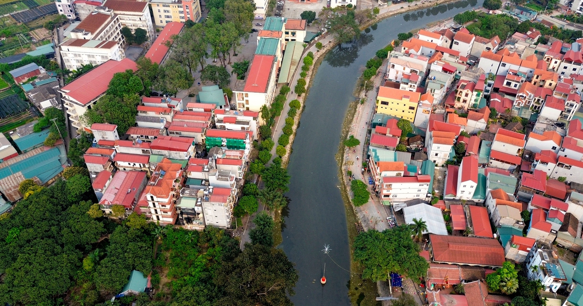 Tận thấy nước sông Pheo đổi màu, ô nhiễm sau vài ngày bổ cập nước sông Hồng