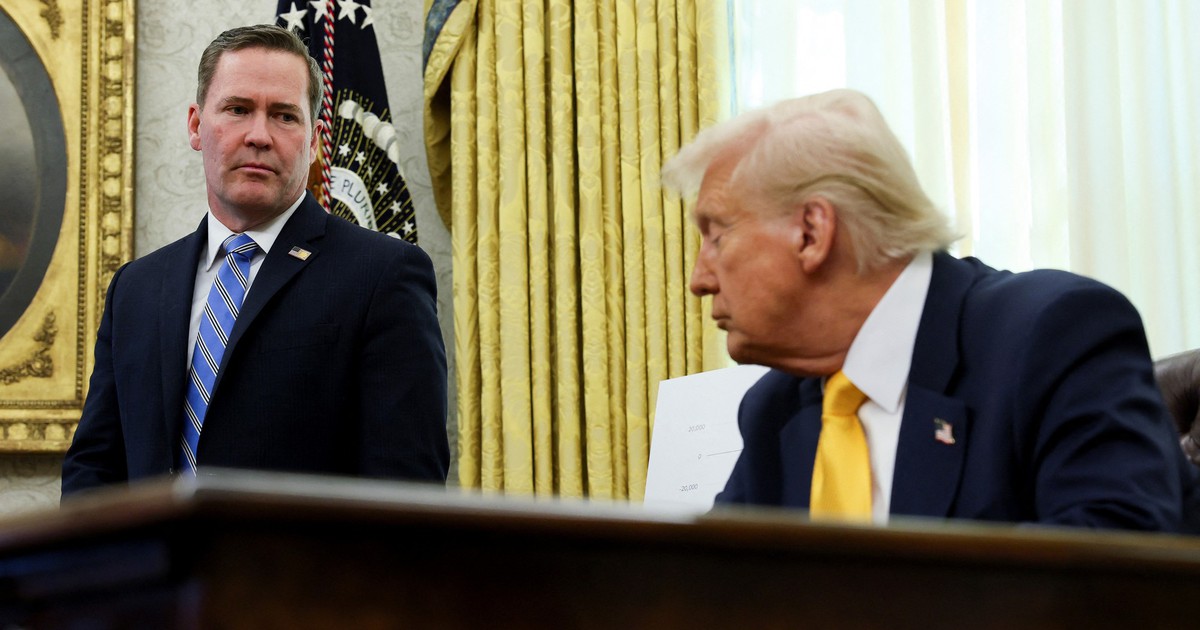 Ông Trump 'kiềm chế', không sa thải cố vấn sau vụ lộ tin nhắn nhóm chat?