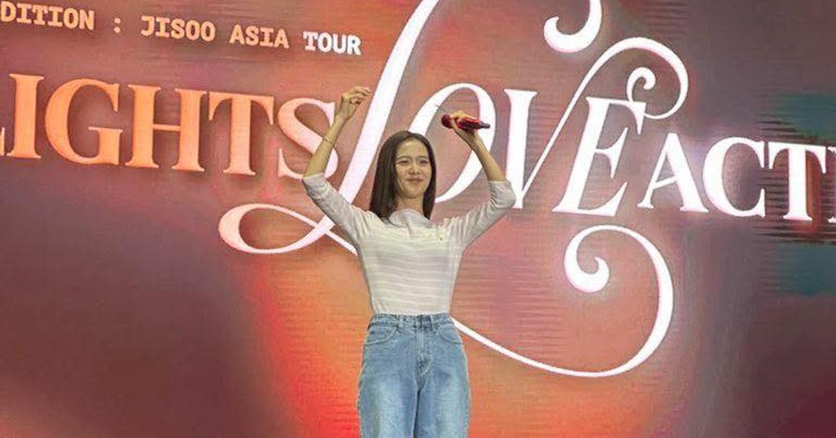 Jisoo (BlackPink) trở lại Hà Nội, ‘đốn tim’ người hâm mộ với nhan sắc rạng rỡ