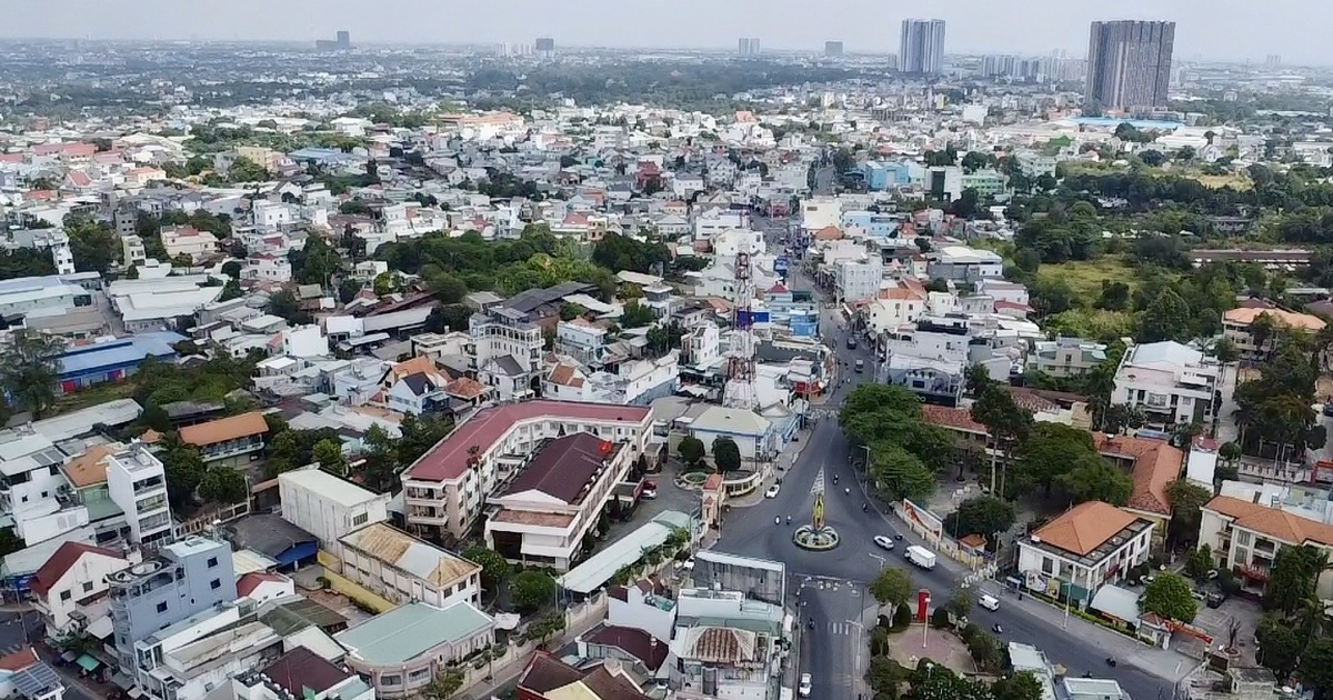 Các huyện, thành phố trực thuộc Bình Dương: TP.Thuận An ngân sách bằng 3 tỉnh gộp lại