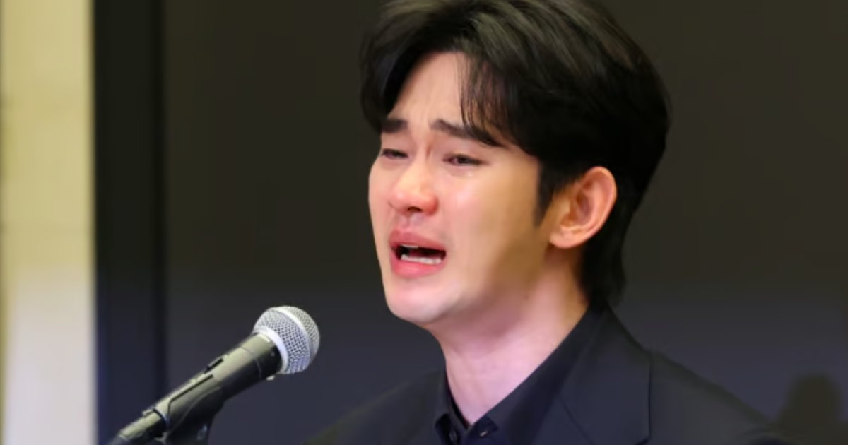 Kim Soo Hyun khóc nức nở, thừa nhận hèn nhát, sợ hãi trước scandal