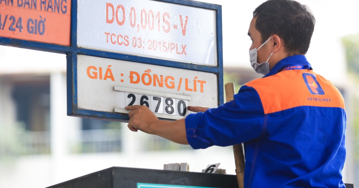 Giá xăng dầu hôm nay 5.2.2026: Xăng trong nước chiều nay tăng thế nào?