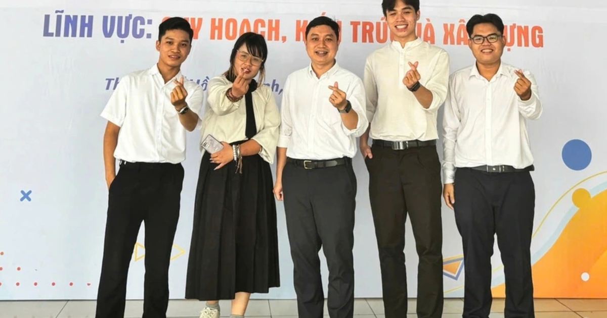 Biến thủy tinh và xà bần thành gạch phát quang