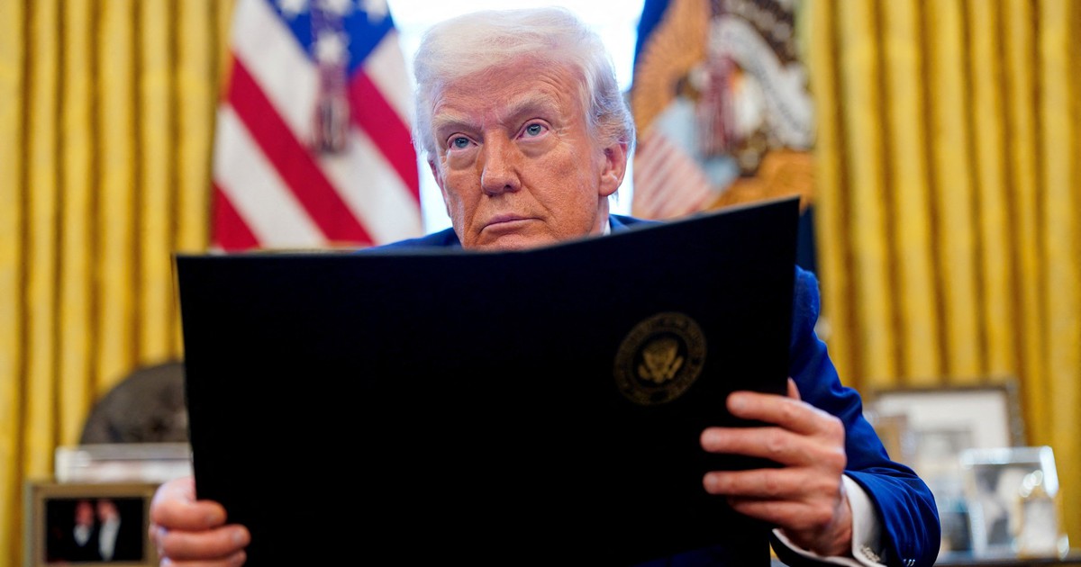 Ông Trump tạm dừng áp thuế đối ứng 90 ngày