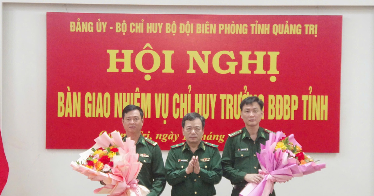 Bàn giao nhiệm vụ Chỉ huy trưởng Bộ đội Biên phòng Quảng Trị